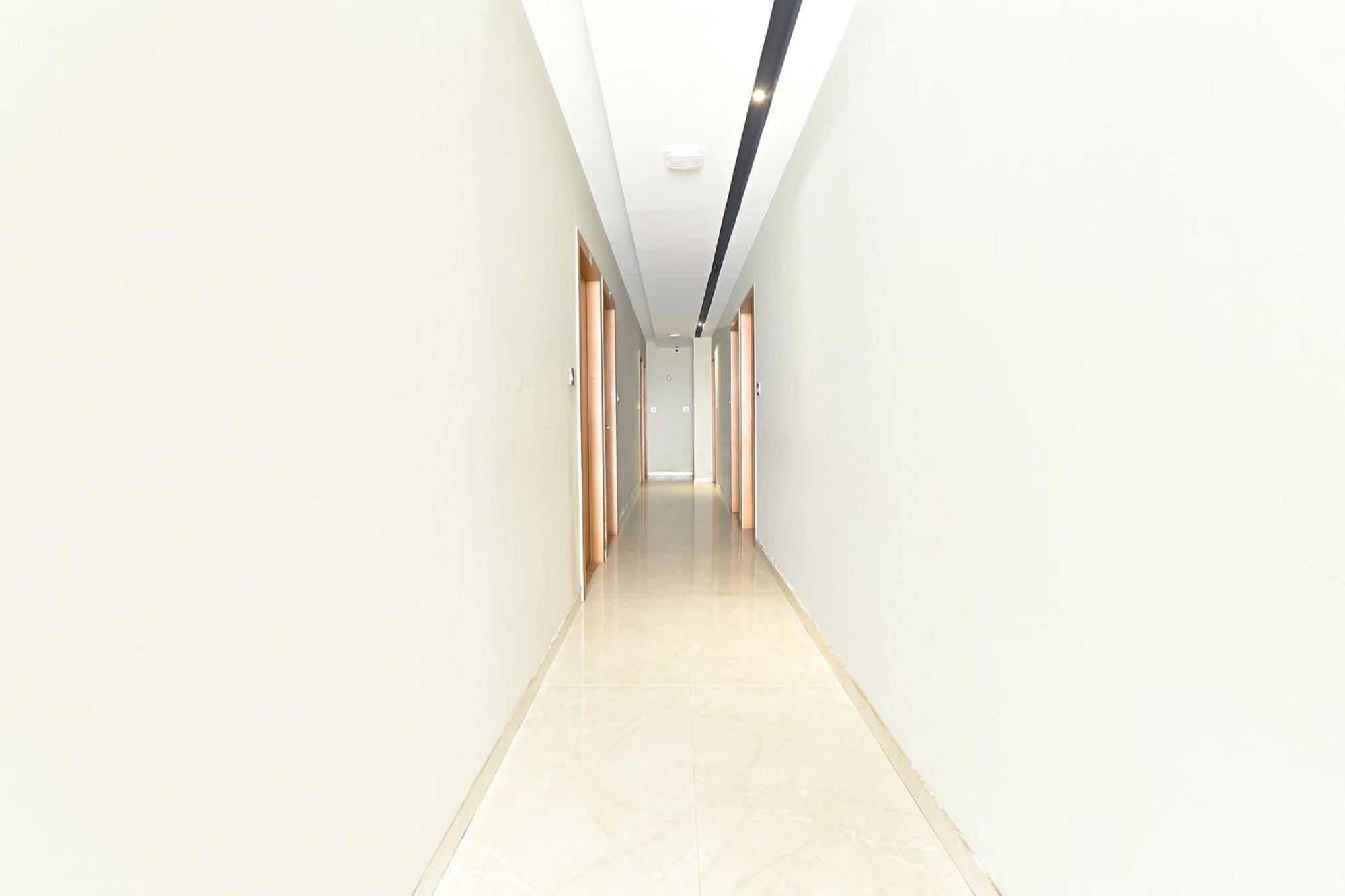 Fabhotel Penthouse - A K Dev Road Ґувахаті Екстер'єр фото